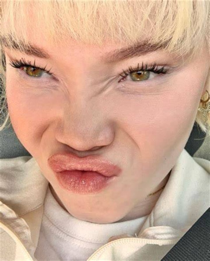 Ebony Hoffman Biography, Age, Height, Husband, Net Worth, Family